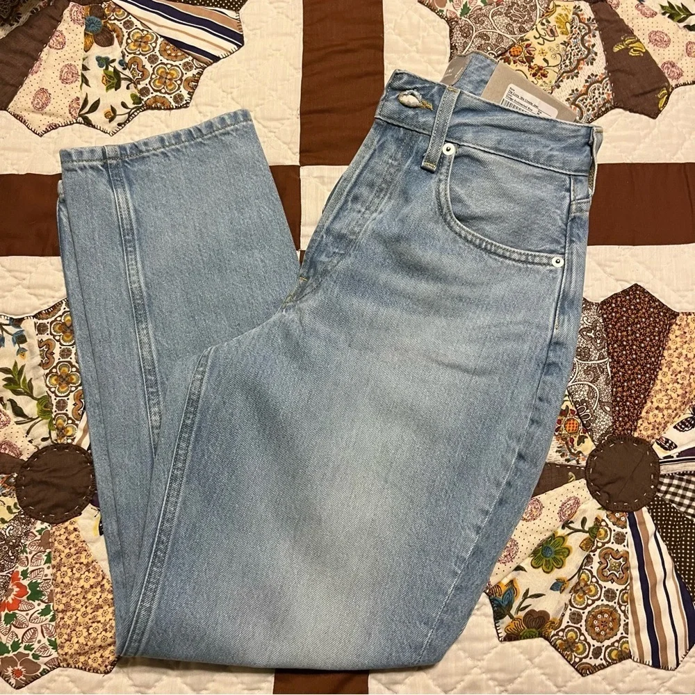 Everlane The 90's Curvy Cheeky Straight Jean Regular Vintage Sunbleached‎ Blue